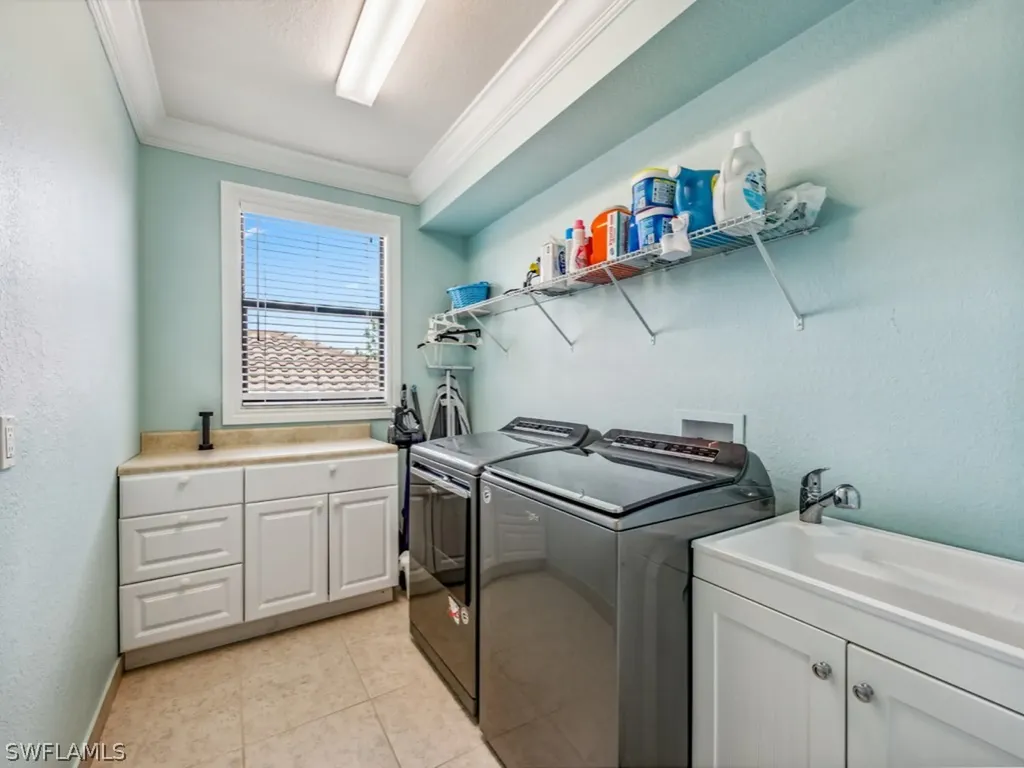 3494 Pacific Drive Naples FL 34119