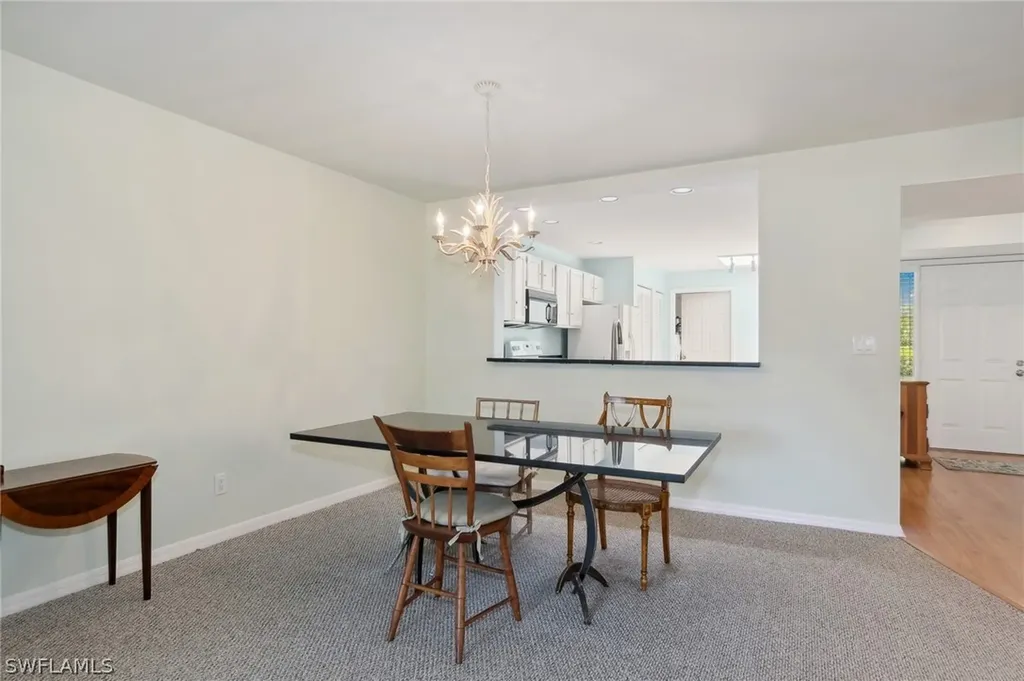 40 Water Oaks Way Naples FL 34105