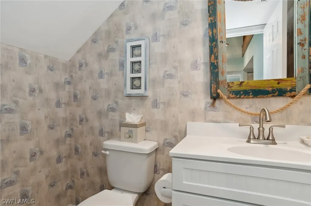 40 Water Oaks Way Naples FL 34105