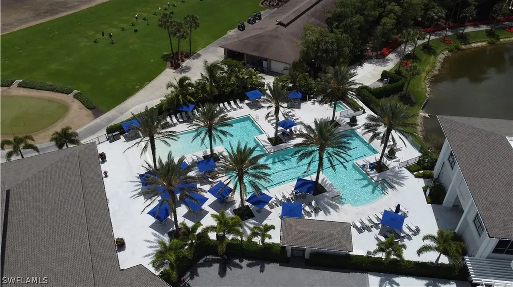 40 Water Oaks Way Naples FL 34105