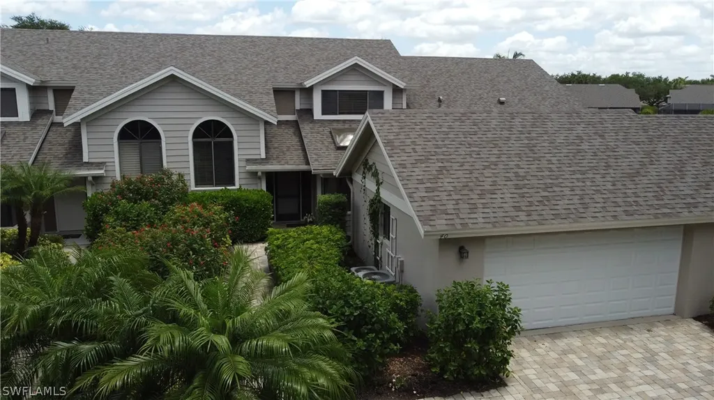 40 Water Oaks Way Naples FL 34105