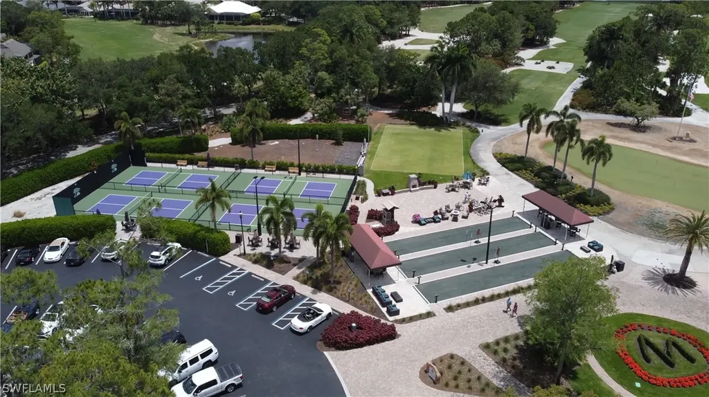 40 Water Oaks Way Naples FL 34105