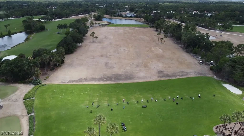 40 Water Oaks Way Naples FL 34105