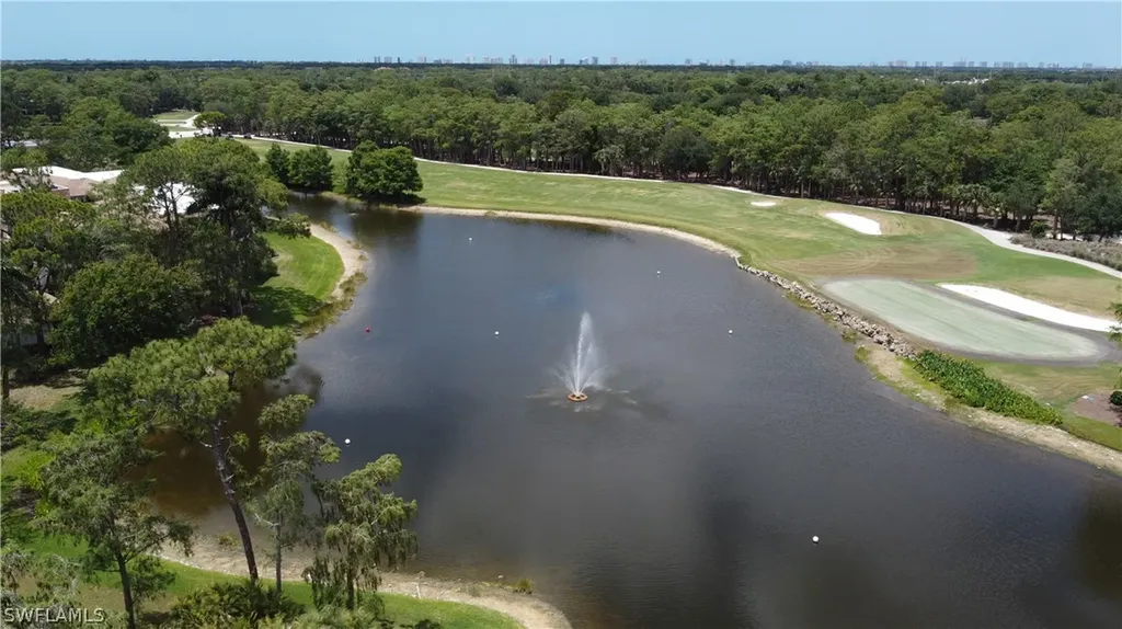 40 Water Oaks Way Naples FL 34105