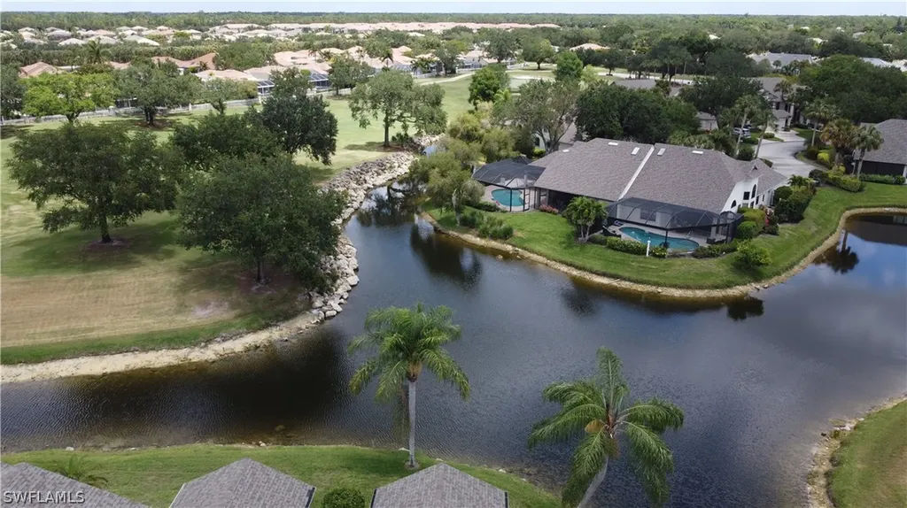 40 Water Oaks Way Naples FL 34105