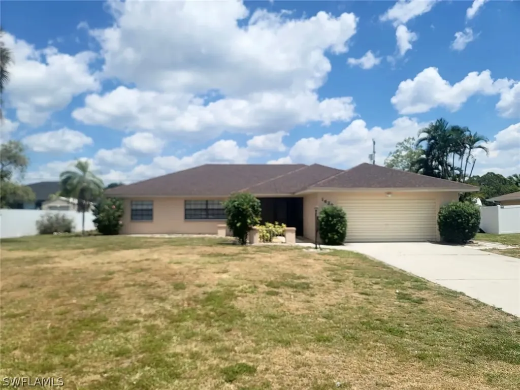1624 Country Club Parkway Lehigh Acres FL 33936