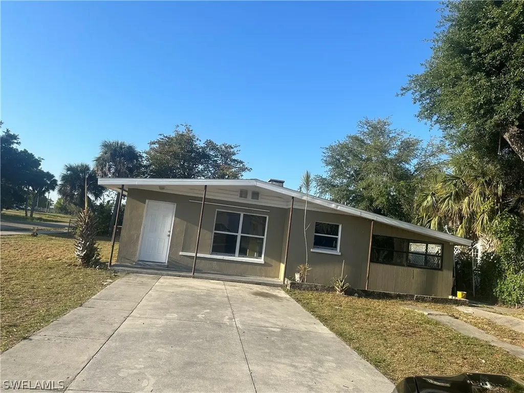 2430 Dora Street Fort Myers FL 33901