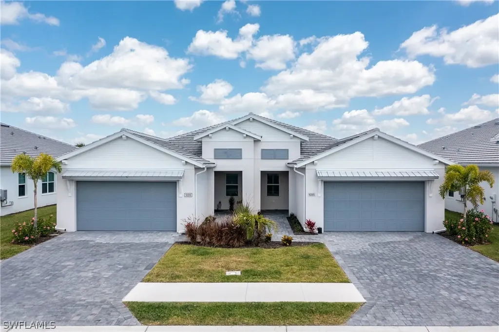 9199 Cayman Drive Naples FL 34114