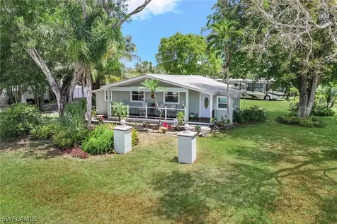 138 3RD Street Naples FL 34113