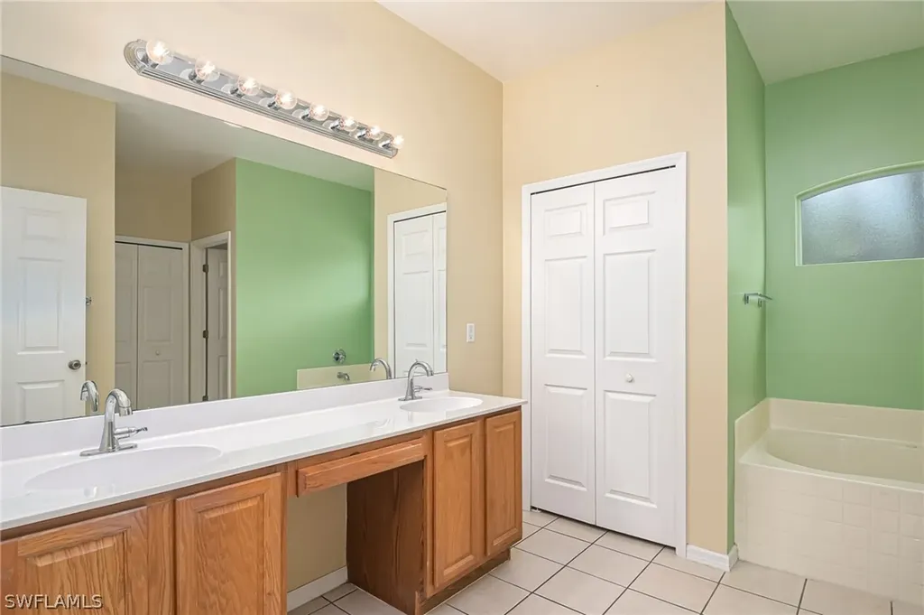 2743 Nature Pointe Loop Fort Myers FL 33905