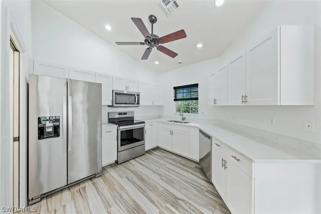 118 Fountain Circle Naples FL 34119