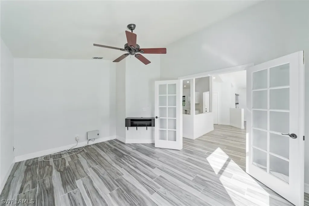 118 Fountain Circle Naples FL 34119