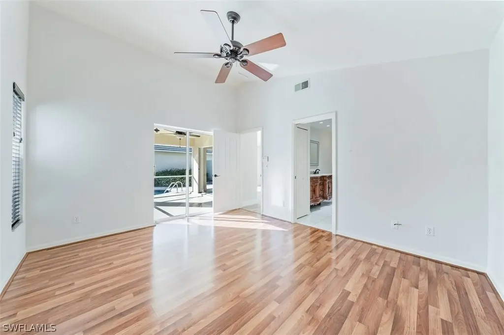 118 Fountain Circle Naples FL 34119