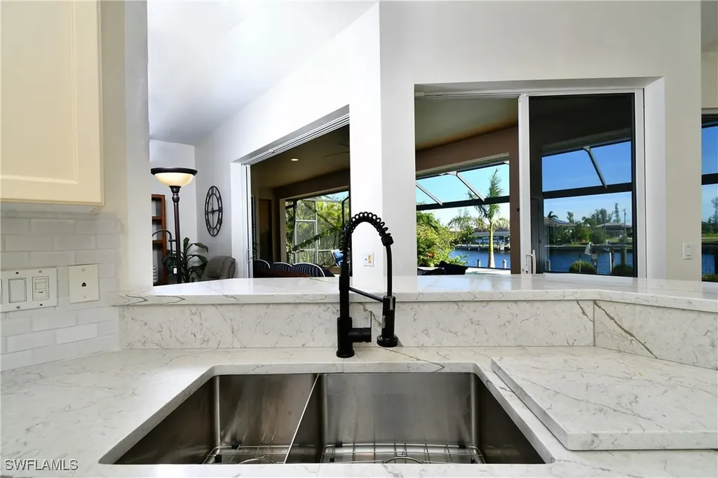 1713 NW 41st Avenue Cape Coral FL 33993
