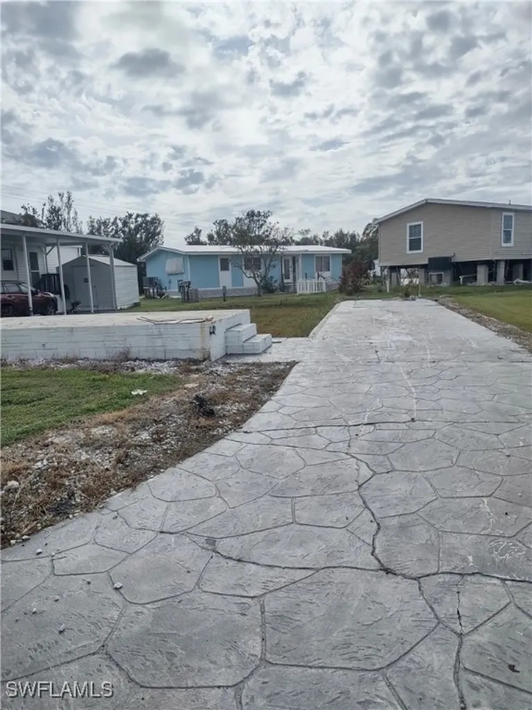 332 Rosa Lee Avenue Fort Myers FL 33908