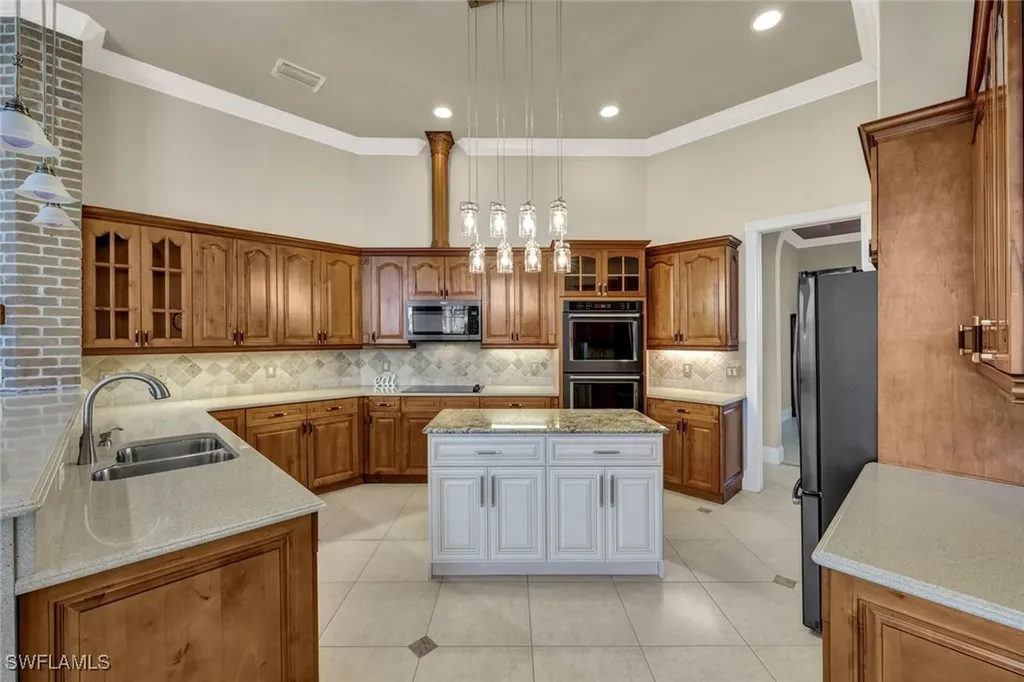 4716 SW 23rd Avenue Cape Coral FL 33914