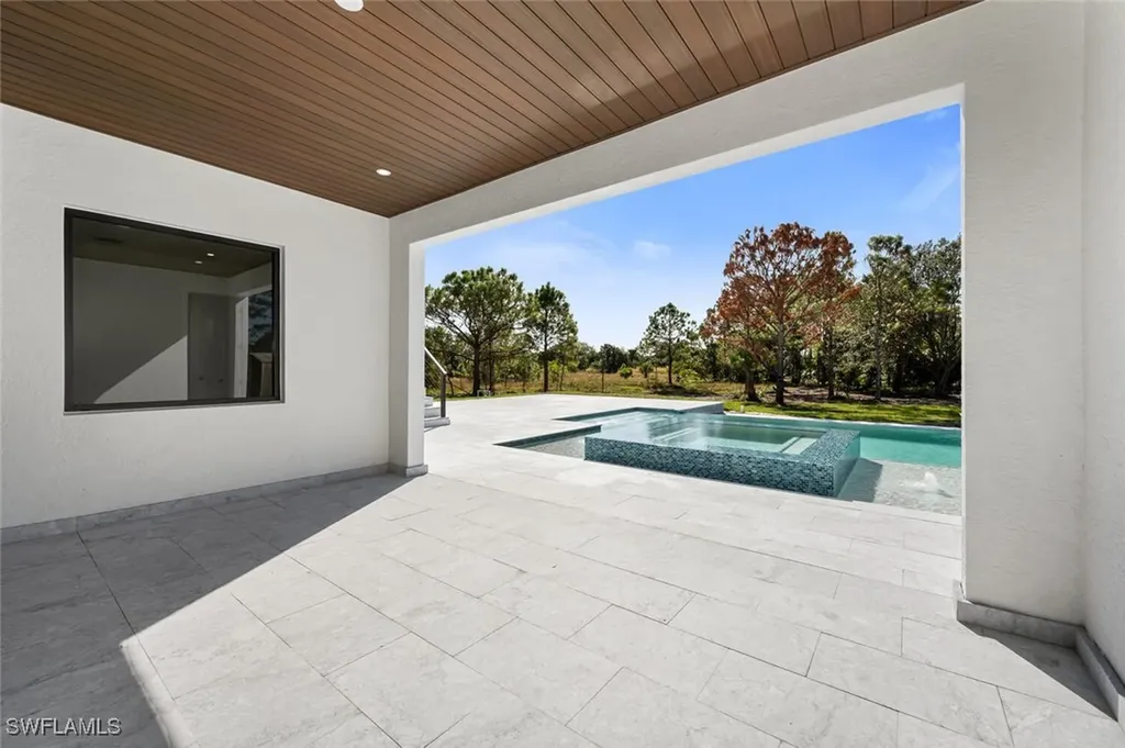936 47th Avenue NE Naples FL 34120