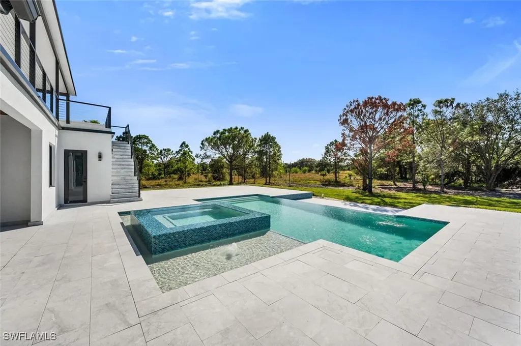 936 47th Avenue NE Naples FL 34120