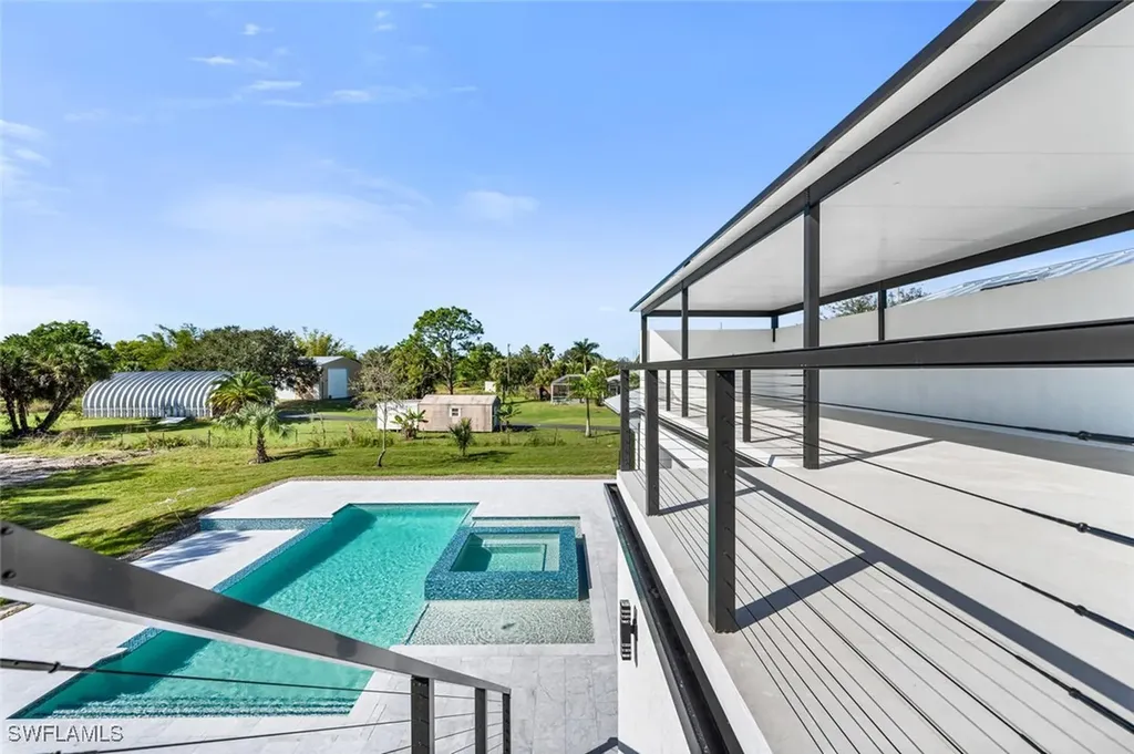 936 47th Avenue NE Naples FL 34120
