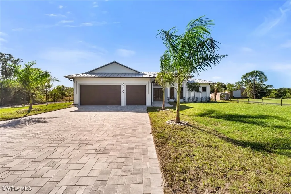 936 47th Avenue NE Naples FL 34120