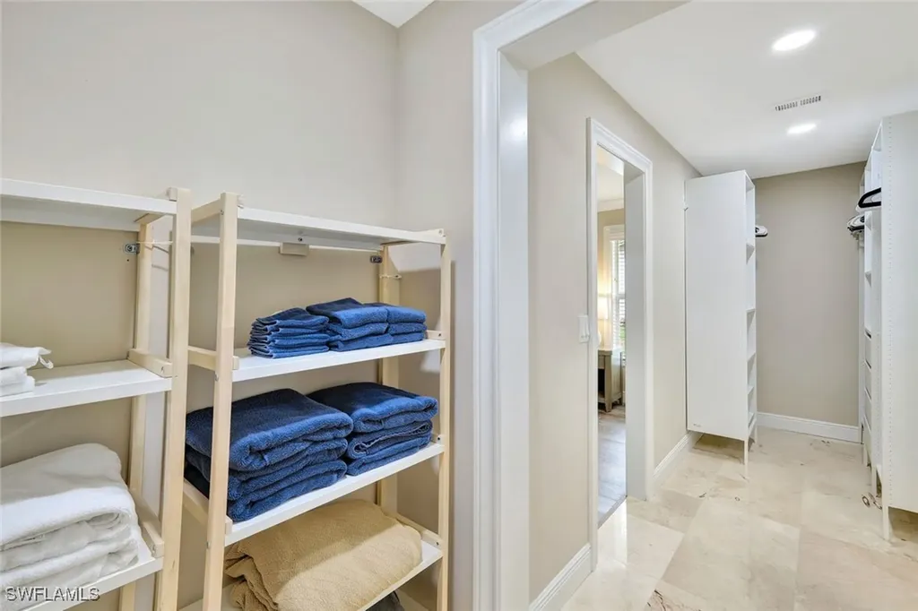 989 E Valley Drive Bonita Springs FL 34134