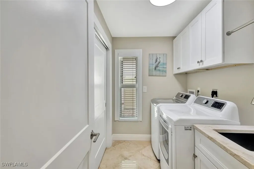 989 E Valley Drive Bonita Springs FL 34134