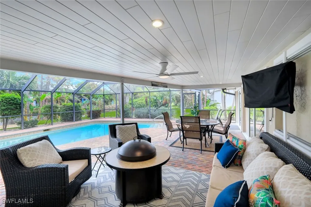 989 E Valley Drive Bonita Springs FL 34134