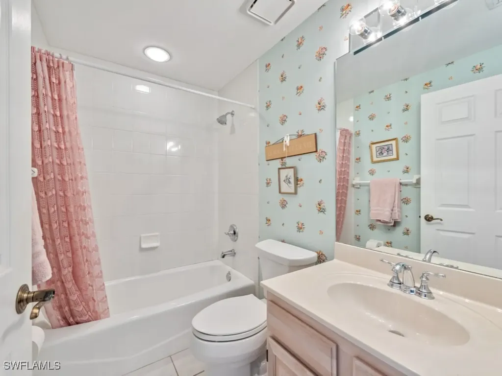 8421 Abbington Circle Naples FL 34108