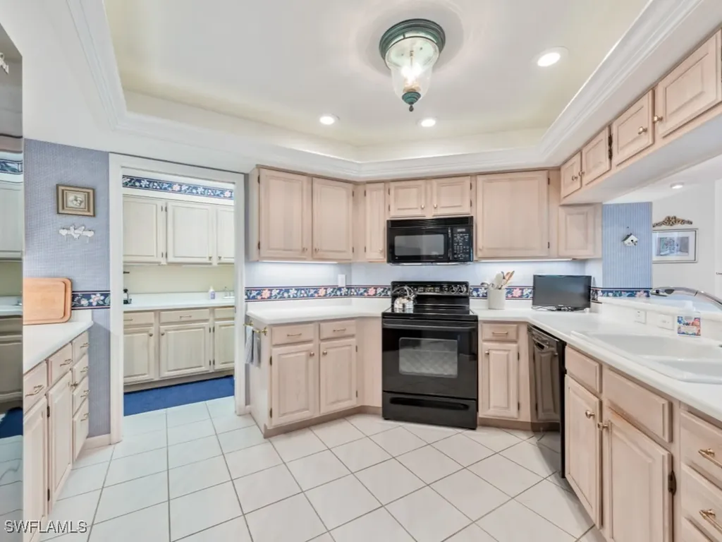 8421 Abbington Circle Naples FL 34108