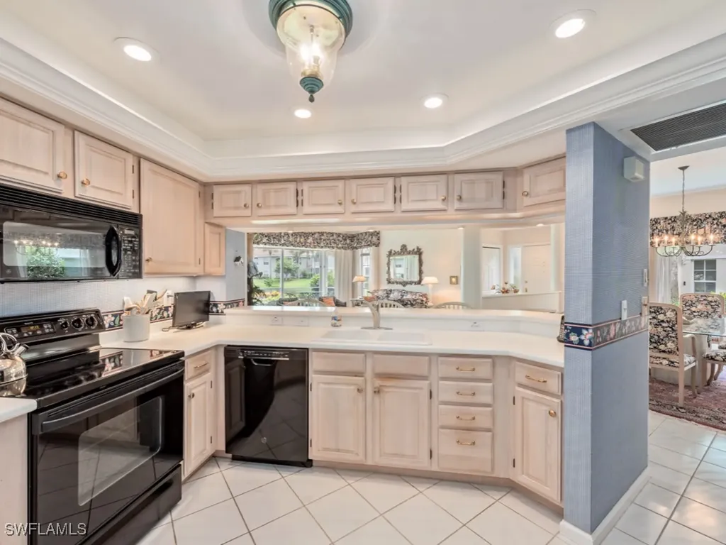 8421 Abbington Circle Naples FL 34108