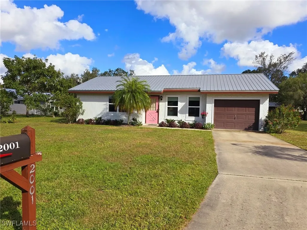 2001 Showboat Lane Labelle FL 33935