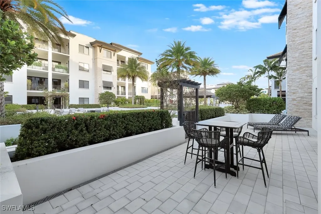 1135 3rd Avenue S Naples FL 34102