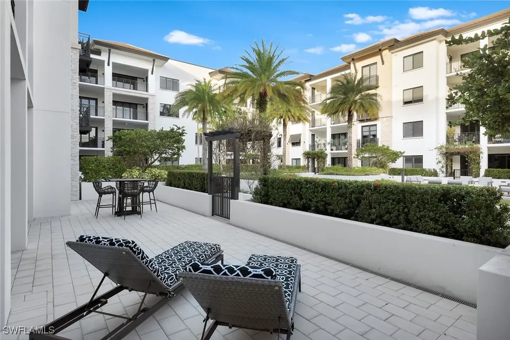 1135 3rd Avenue S Naples FL 34102
