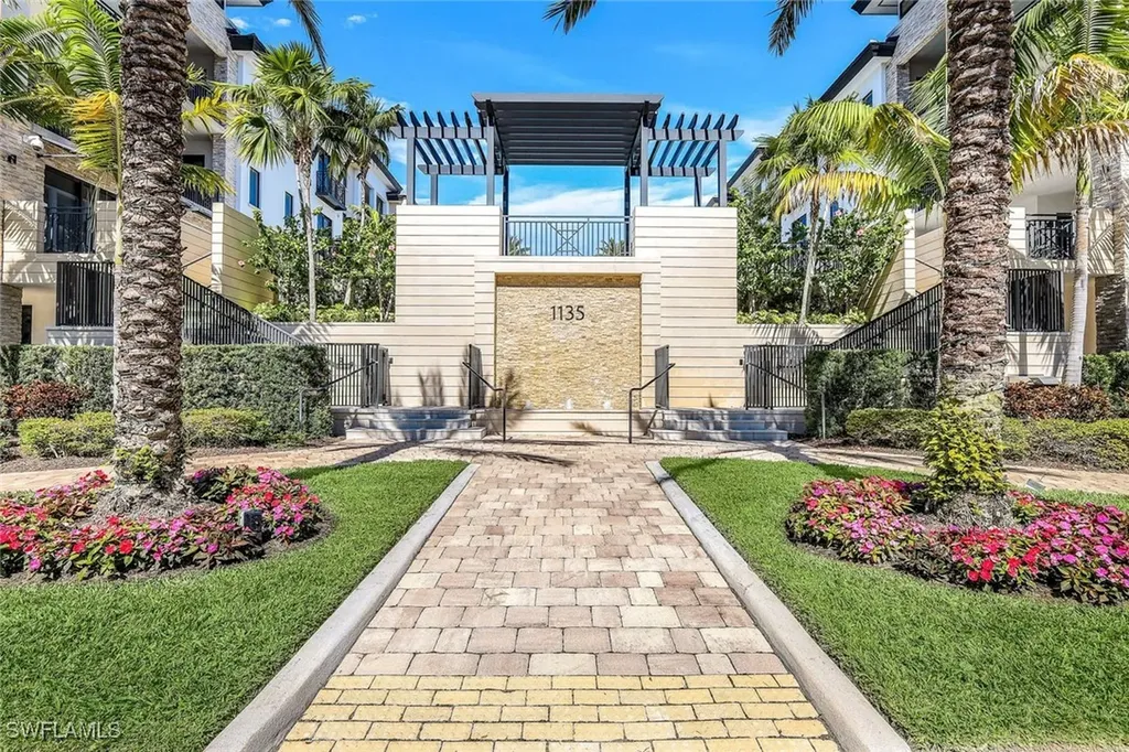 1135 3rd Avenue S Naples FL 34102