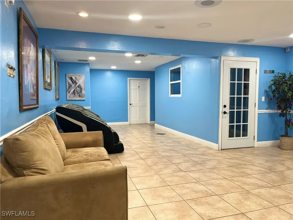 3822 Broadway Fort Myers FL 33901