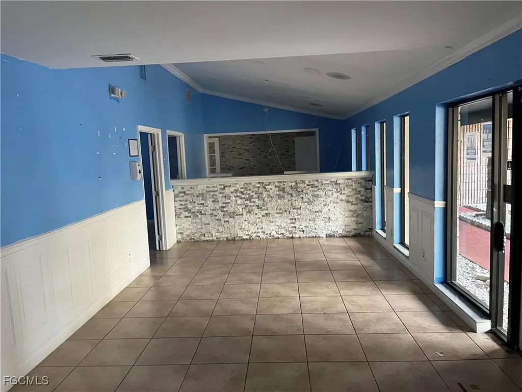 3822 Broadway Fort Myers FL 33901