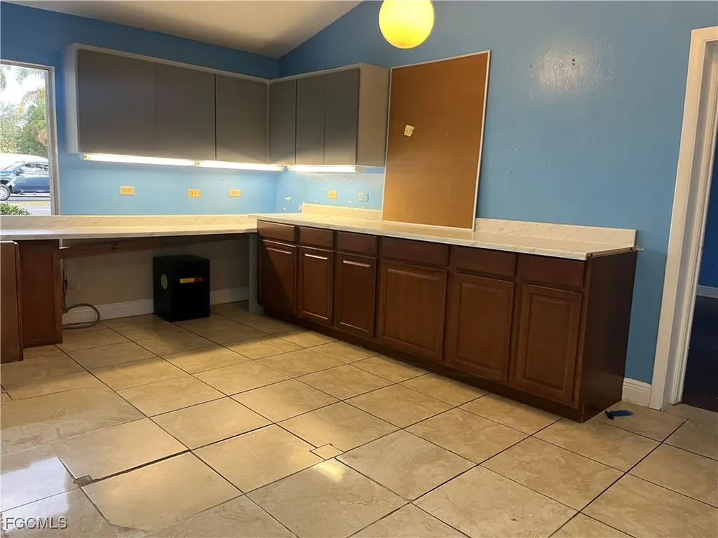 3822 Broadway Fort Myers FL 33901