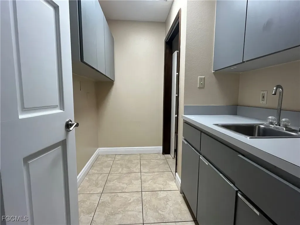 3822 Broadway Fort Myers FL 33901
