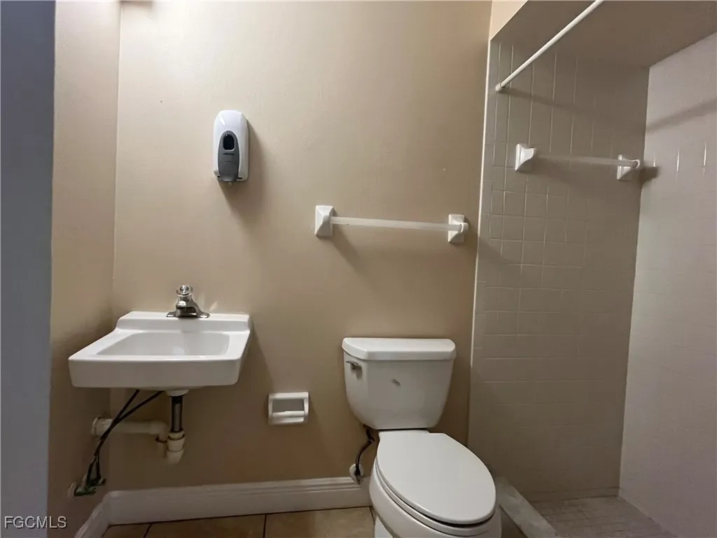 3822 Broadway Fort Myers FL 33901
