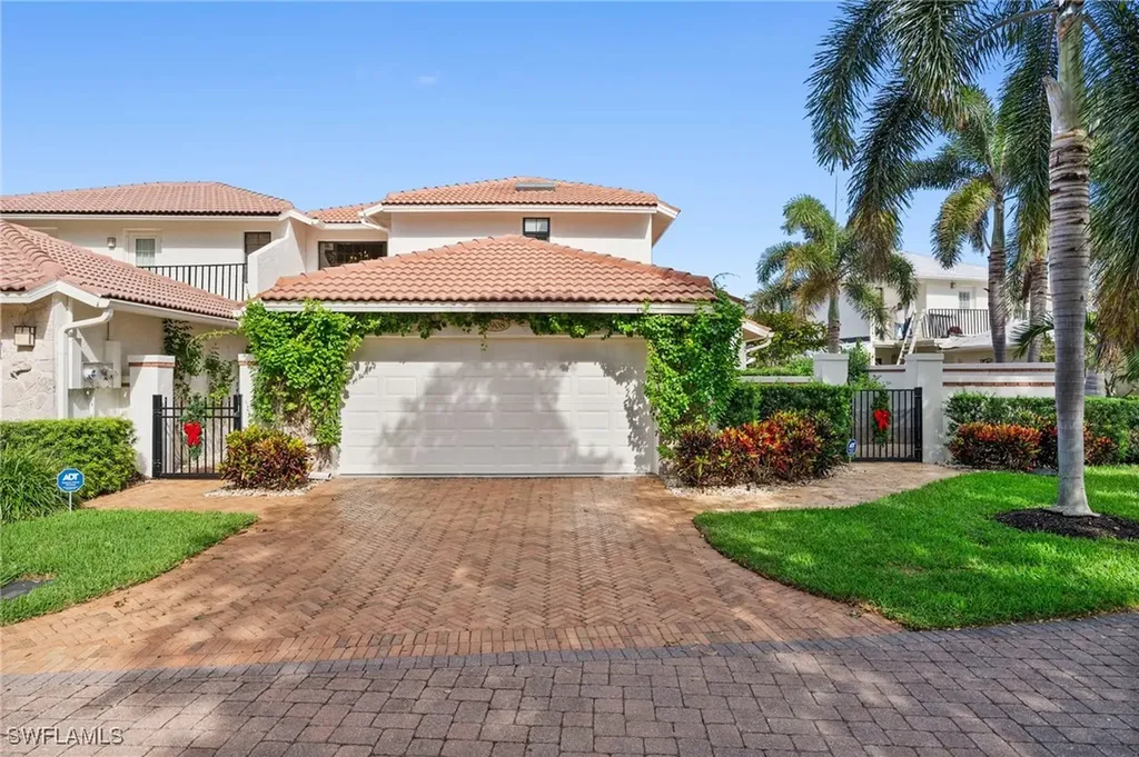 5908 Via Lugano Naples FL 34108