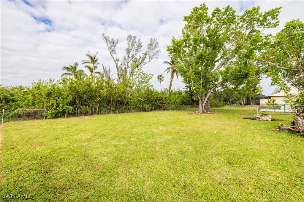 5924 SW 1st Court Cape Coral FL 33914