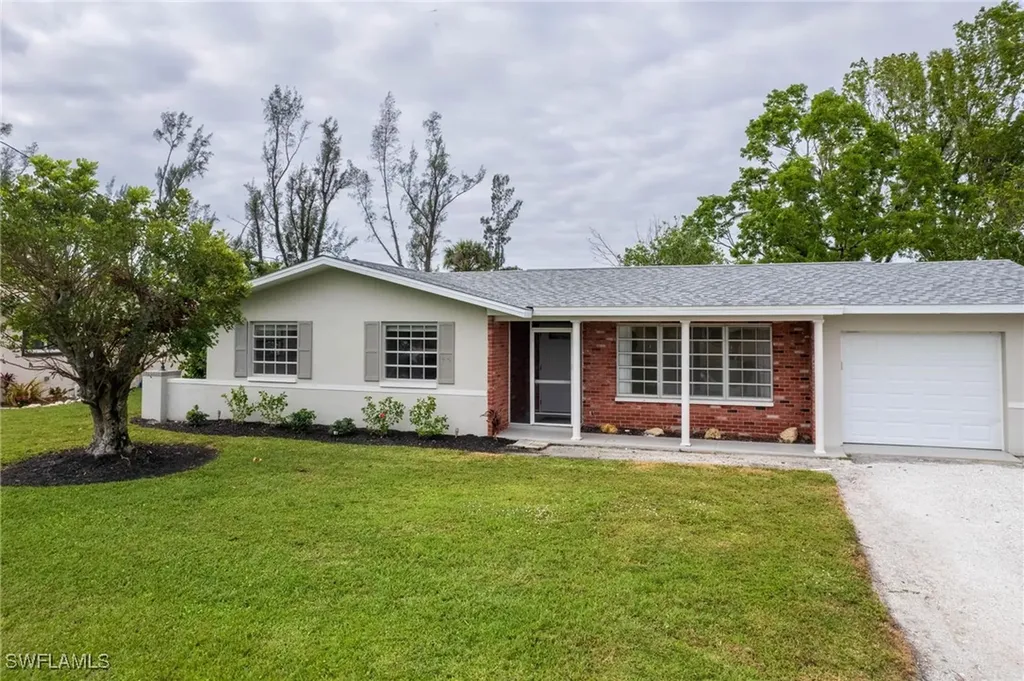 5924 SW 1st Court Cape Coral FL 33914