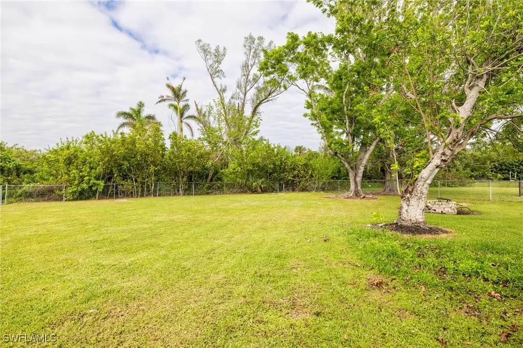 5924 SW 1st Court Cape Coral FL 33914