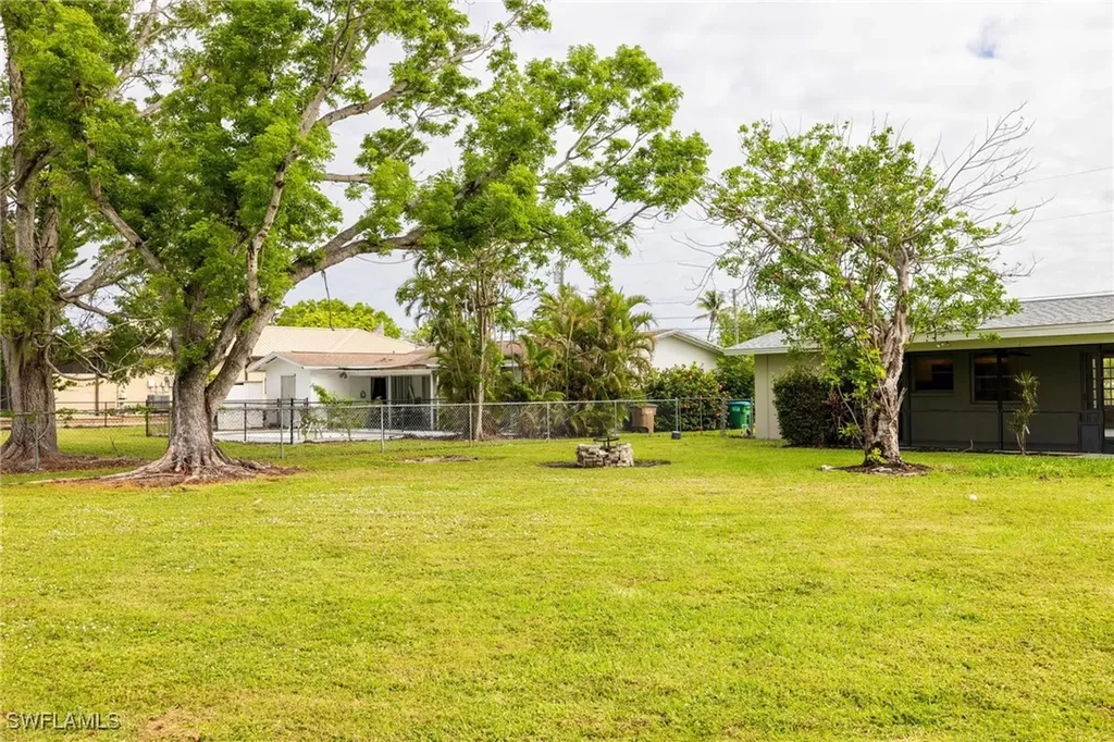 5924 SW 1st Court Cape Coral FL 33914