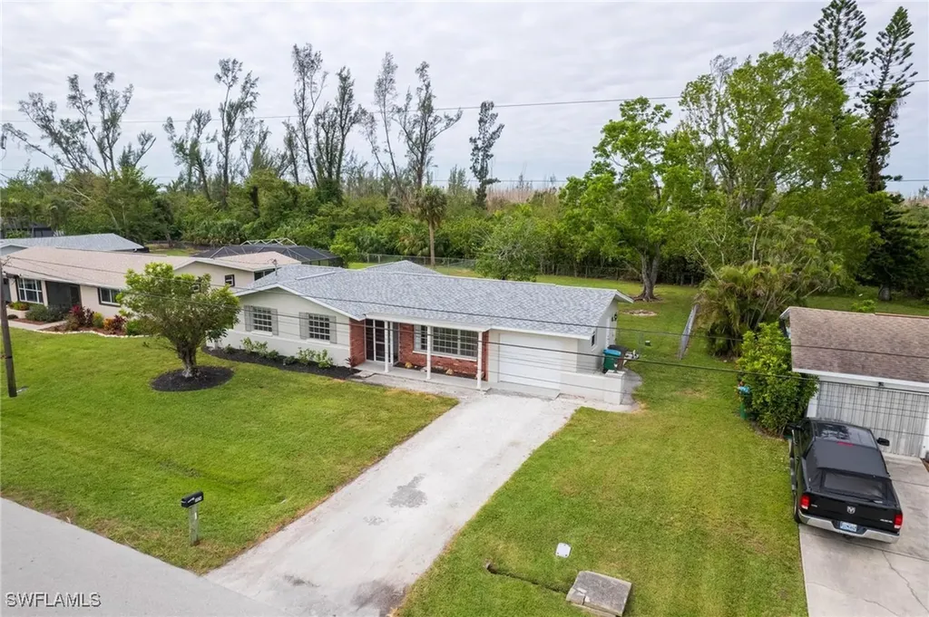 5924 SW 1st Court Cape Coral FL 33914