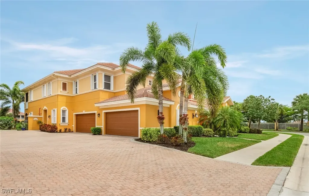 225 Shadroe Cove Circle Cape Coral FL 33991