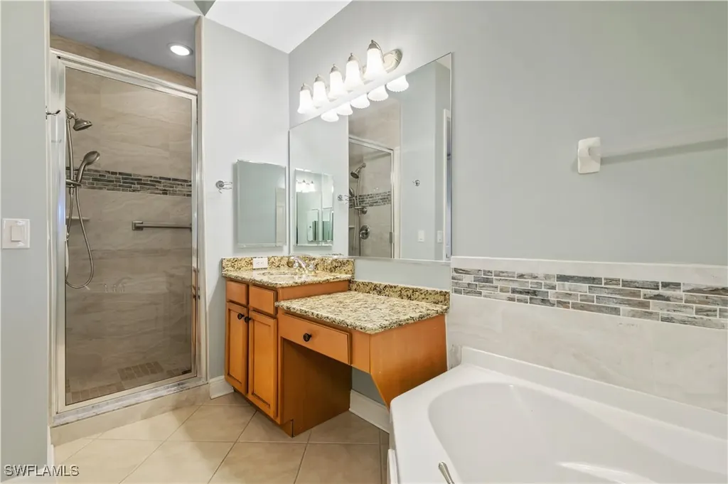 225 Shadroe Cove Circle Cape Coral FL 33991