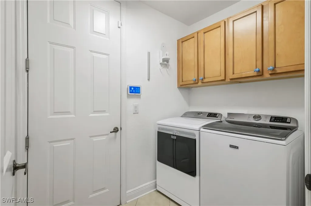 225 Shadroe Cove Circle Cape Coral FL 33991