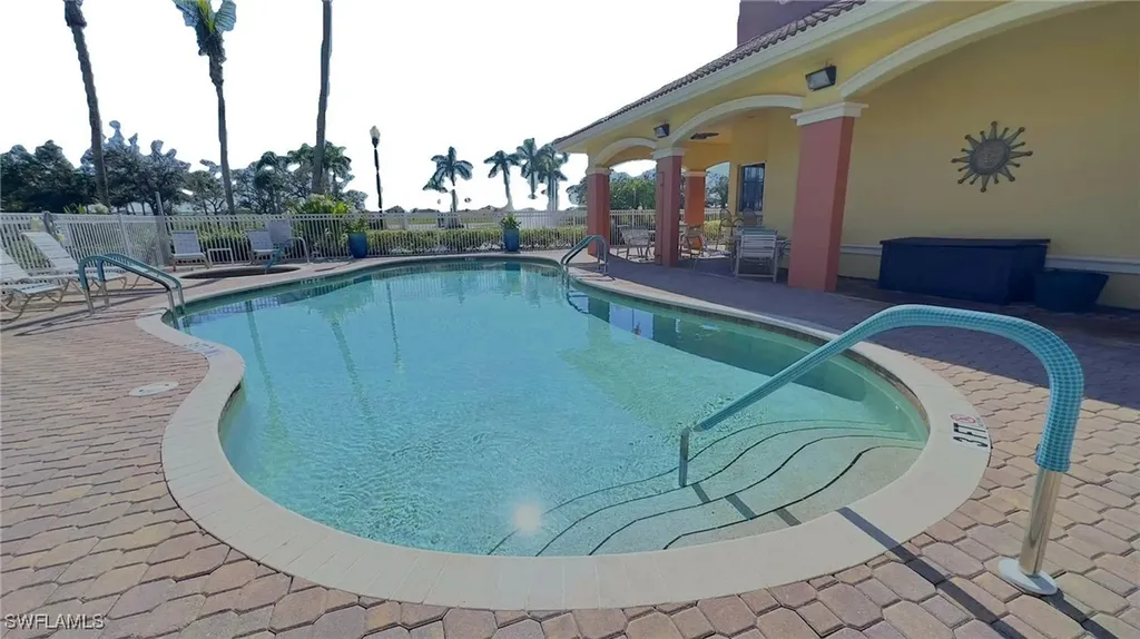 225 Shadroe Cove Circle Cape Coral FL 33991