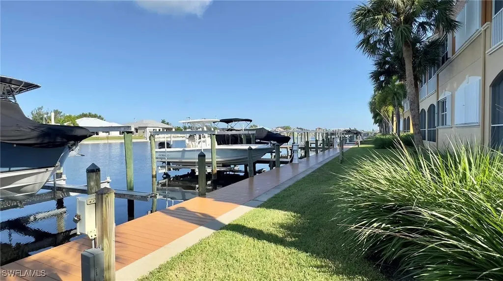 225 Shadroe Cove Circle Cape Coral FL 33991